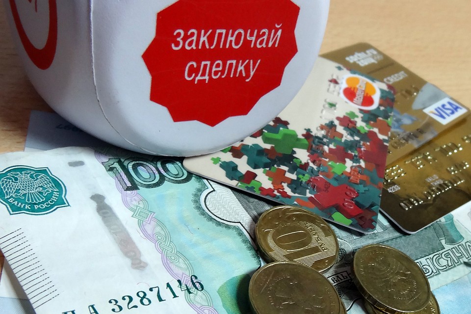 Тюменская пенсионерка потеряла 730 тысяч рублей после разговора с мошенником.
