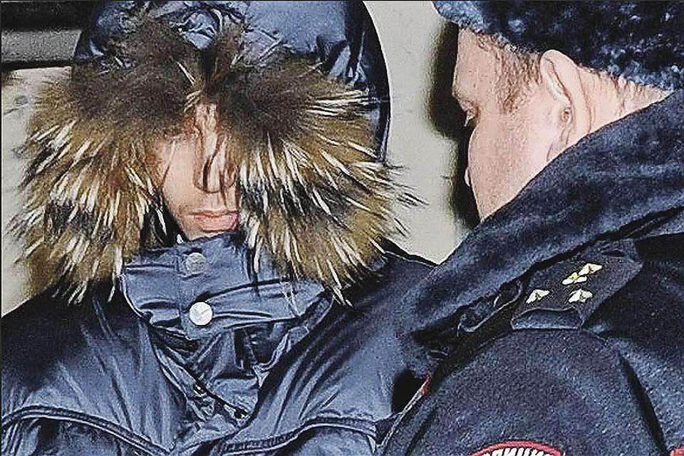 Сергей Гордеев (на фото он слева) прошел два суда, но в результате в тюрьму так и не попал. Отправлен на принудительное лечение.