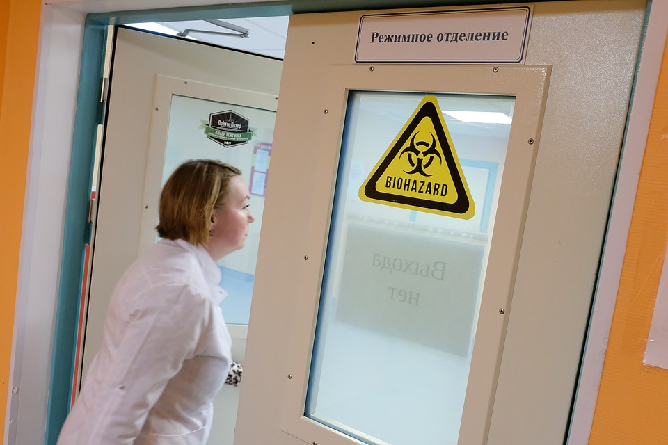 Из изолятора Боткинской больницы сбежали четверо пациентов.
