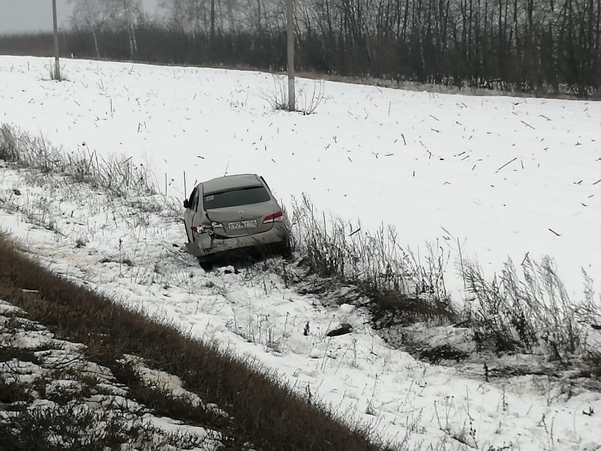 Под Липецком водитель "Лады" врезался в "Ниссан" и скрылся с места ДТП