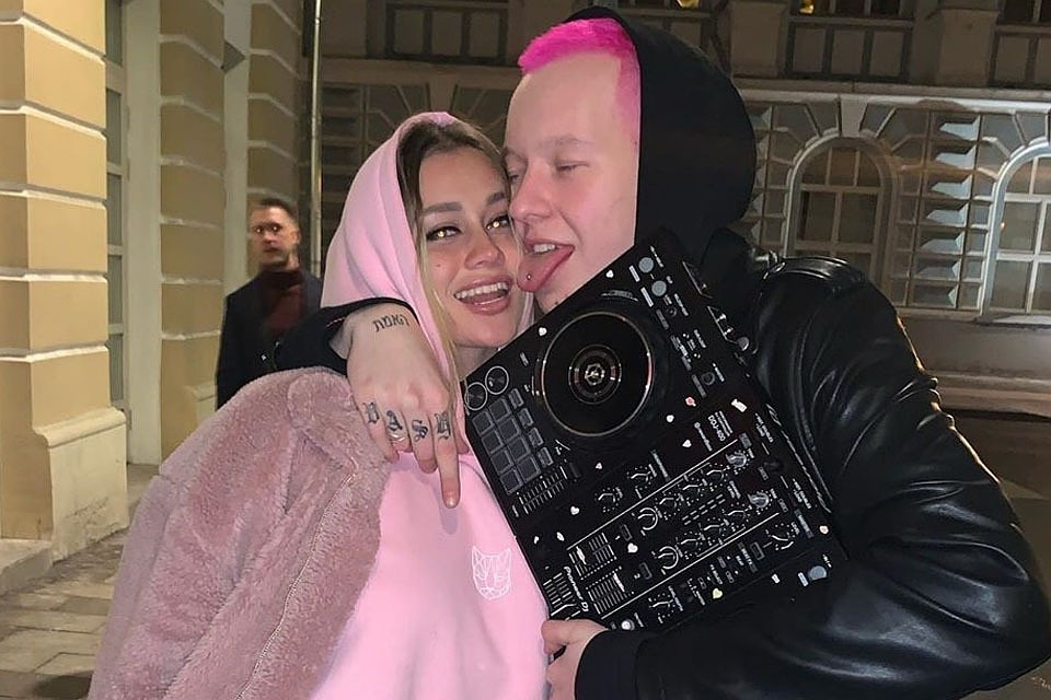 Василий Усанов с подругой Марией.