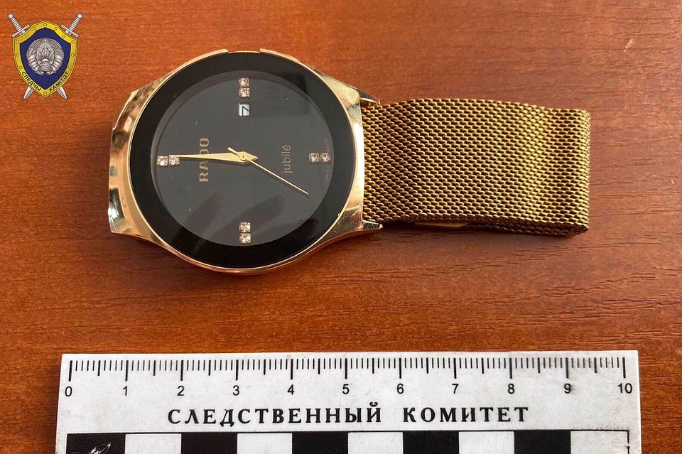 Судя по всему, часы были подделкой известной швейцарской серии RADO Jubile