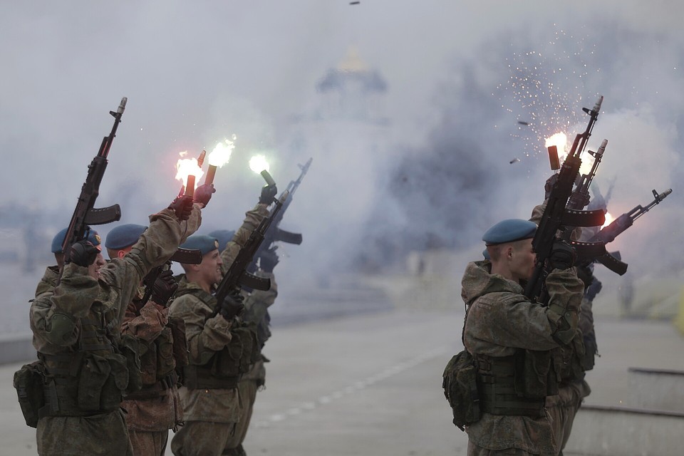 Наш фотокорреспондент отправился на праздник.