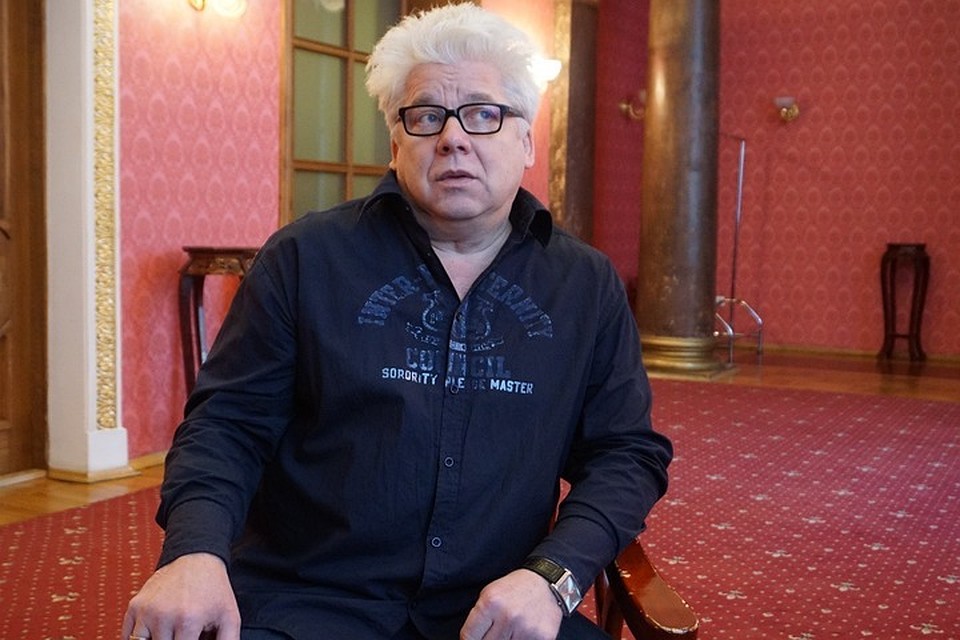 Сергей Бобровский определил эту пьесу как историю любви.
