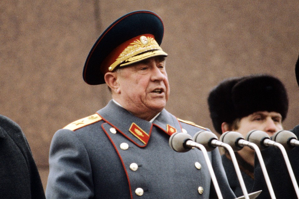 В своей речи министр назвал Дмитрия Язова "человеком-легендой"