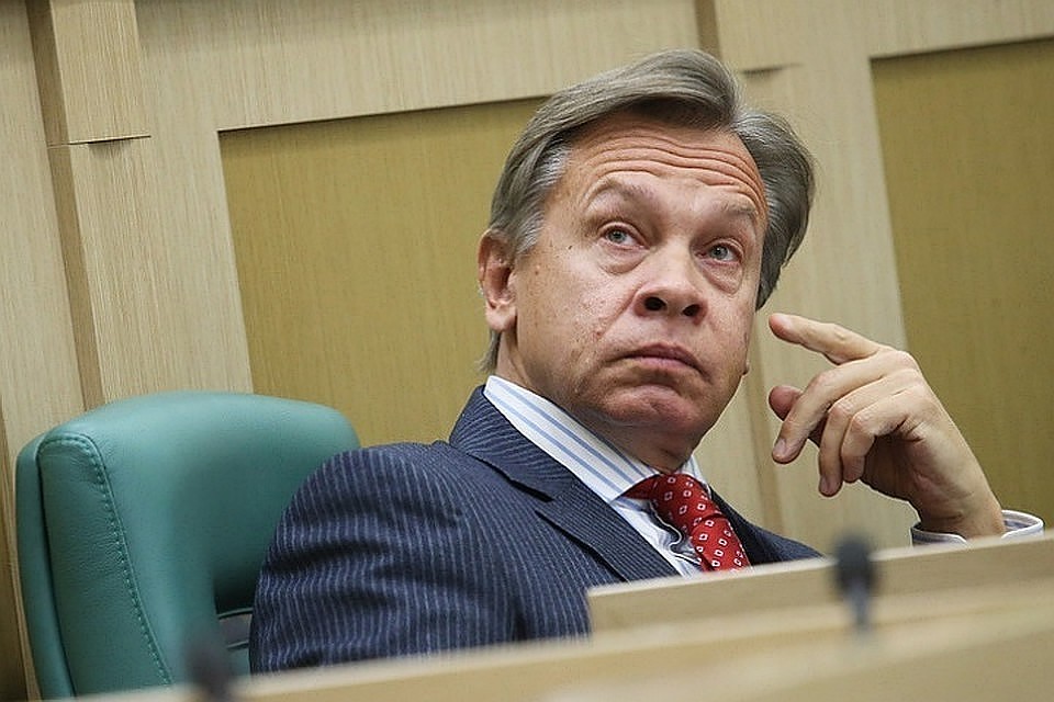 "Экзальтированные дамы": Пушков раскритиковал "нападение" грузинских журналисток на делегацию России