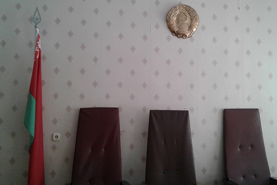 В Беларуси осудили мужчину, который пытался ограбить бутик в Австрии.
