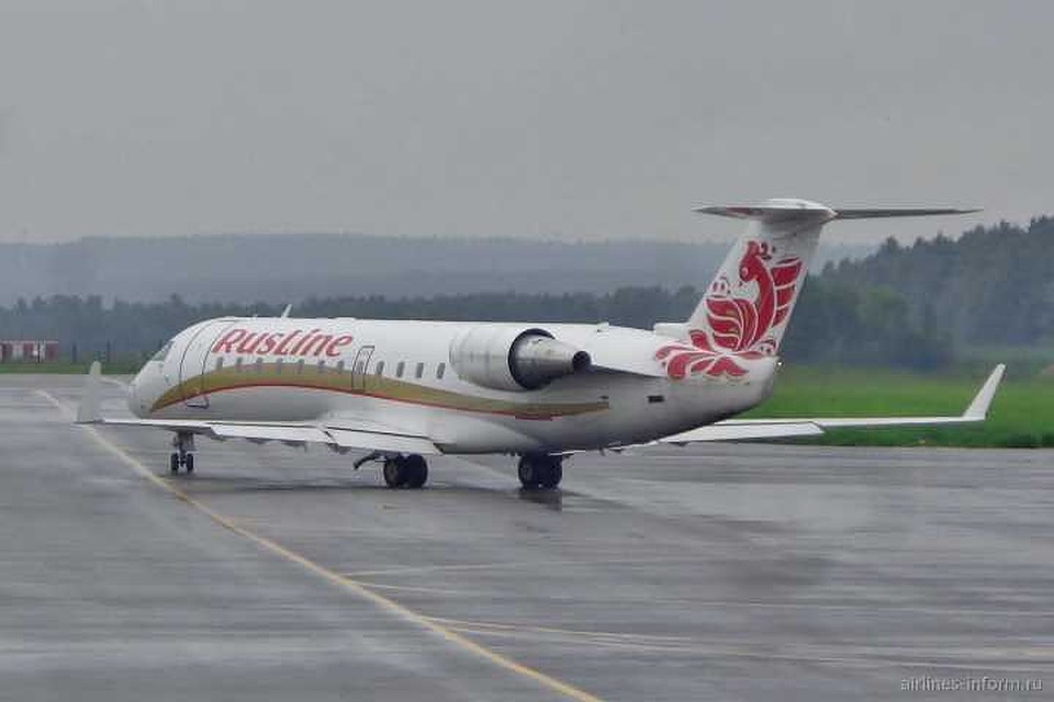 Самолет Бомбардье crj-100/200. Фото пресс-службы АК "РусЛайн"