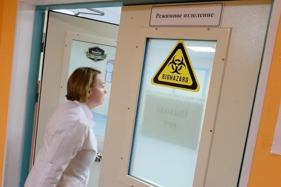 Двухнедельный карантин по подозрению на коронавирус объявили в одном из общежитий СЗГМУ им. Мечникова в Петербурге.