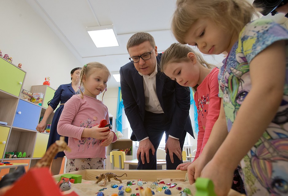 Алексей Текслер осмотрел новый садик в "Академе". Фото: gubernator74.ru