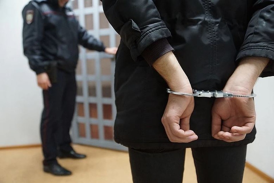 Подозреваемого в совершении особо тяжкого преступления задержали на трассе, ведущей к границе с Казахстаном.