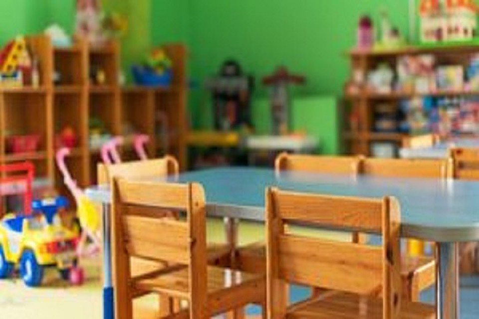 В государственных и частных школах с 16 марта по 5 апреля объявлены каникулы.