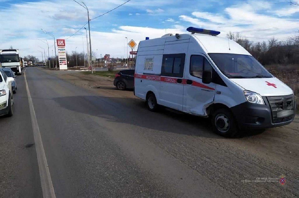 26-летняя фельдшер вместо вызова к больному сама попала в медучреждение с травмой головы.