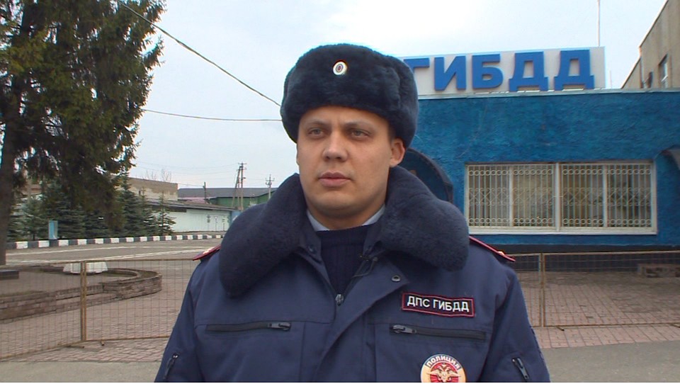 В Смоленске полицейский спас ребенка из горящего дома. Фото: УМВД России по Смоленской области.
