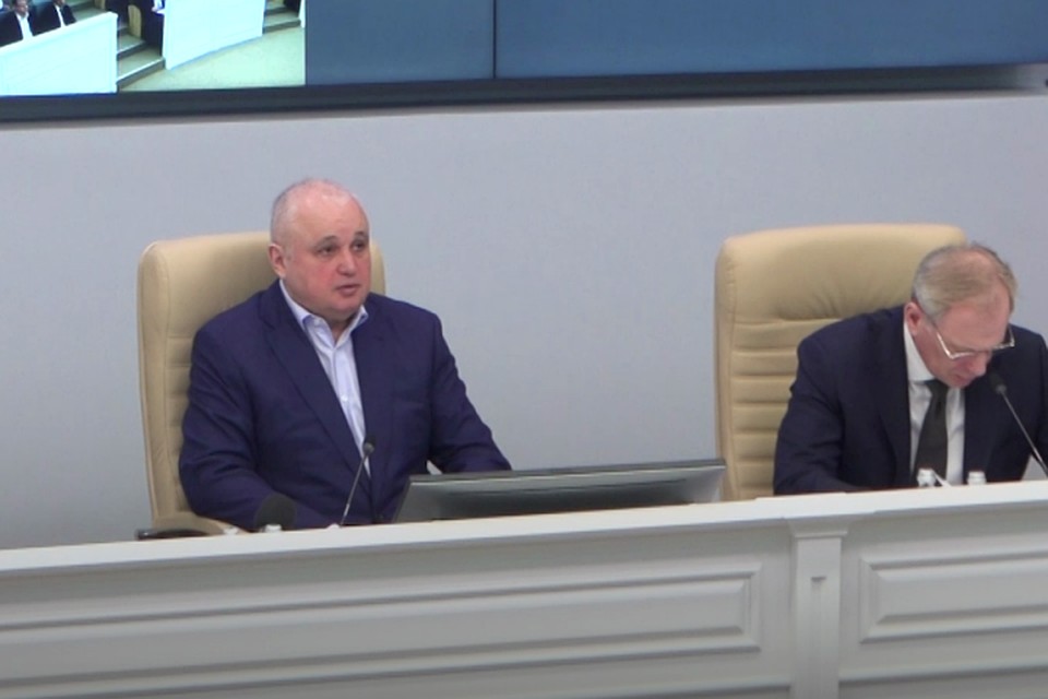 Кузбасский штаб по охране здоровья населения от коронавируса начал работать круглосуточно. Фото: Кадр Цивилев.Live