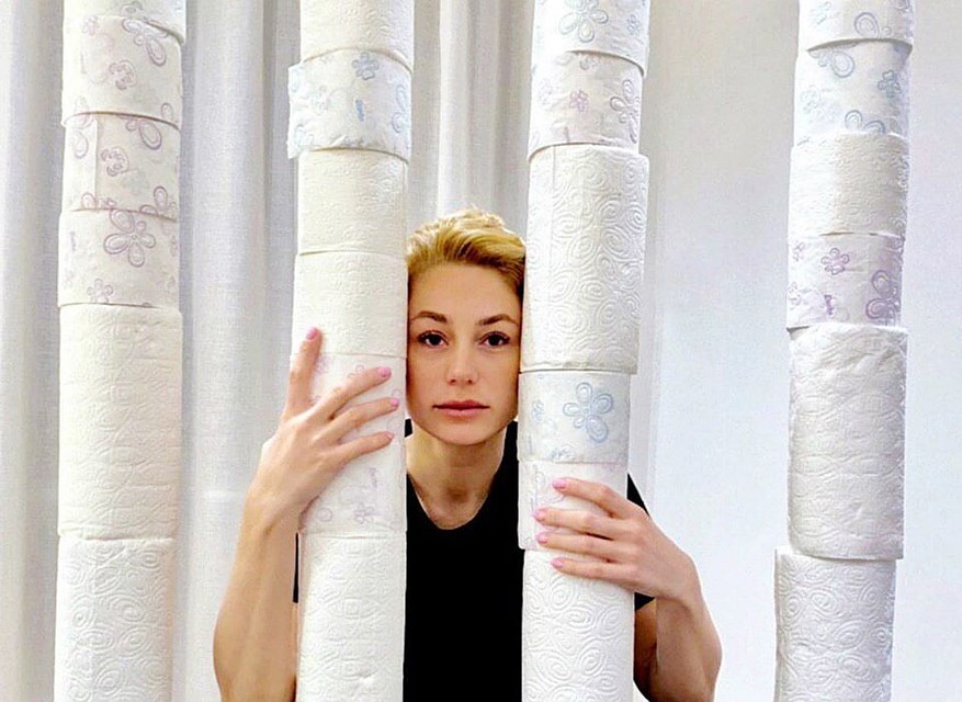 Наташа не унывает.