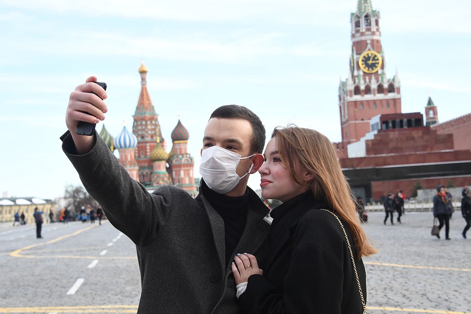 Для мужчин риск заболеть и умереть от коронавируса в два раза выше, чем для женщин.