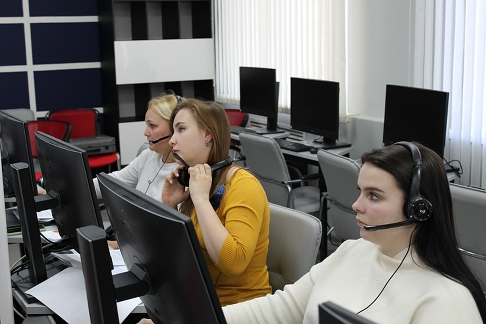 За пять часов работы «горячей линии» поступило более сотни звонков.
