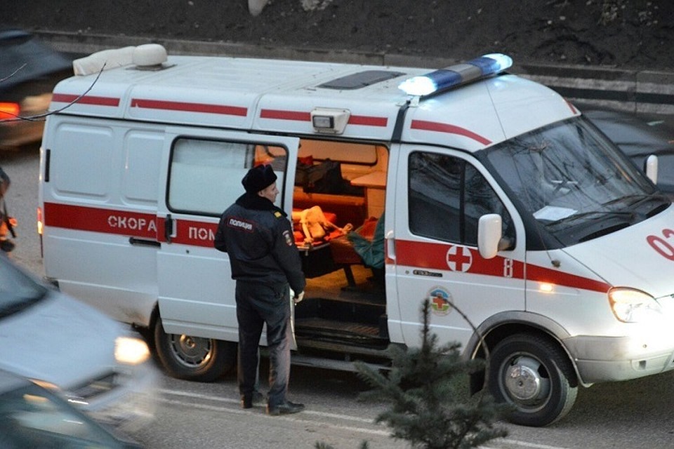С места наезда женщину увезли в больницу