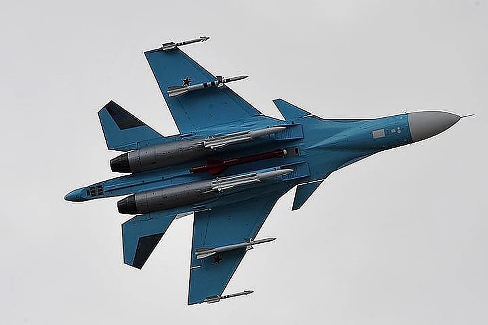 Су-27 проводил плановые полеты над Черным морем