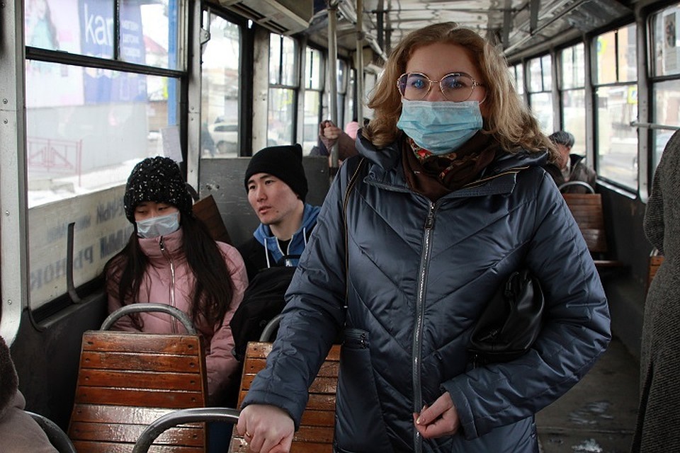 Медицинские маски поступят в аптеки уже на днях