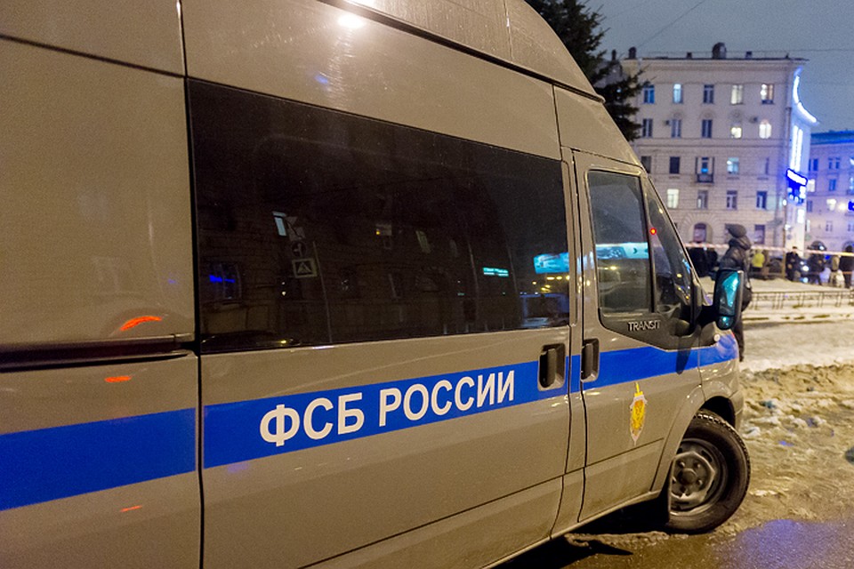 В настоящее время подозреваемый заключен под стражу