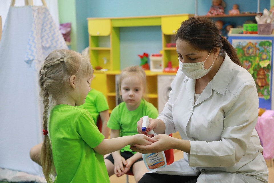 В детских садах организуют маленькие дежурные группы