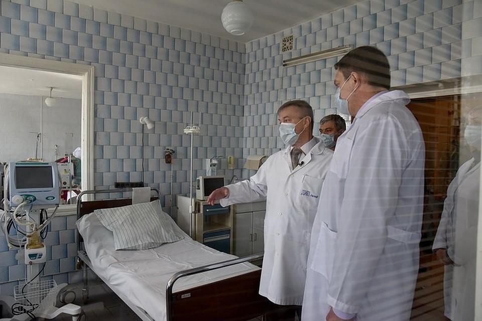 Глава ЛНР Леонид Пасечник проверил готовность больницы № 4 к приему больных. Фото: mzlnr.su
