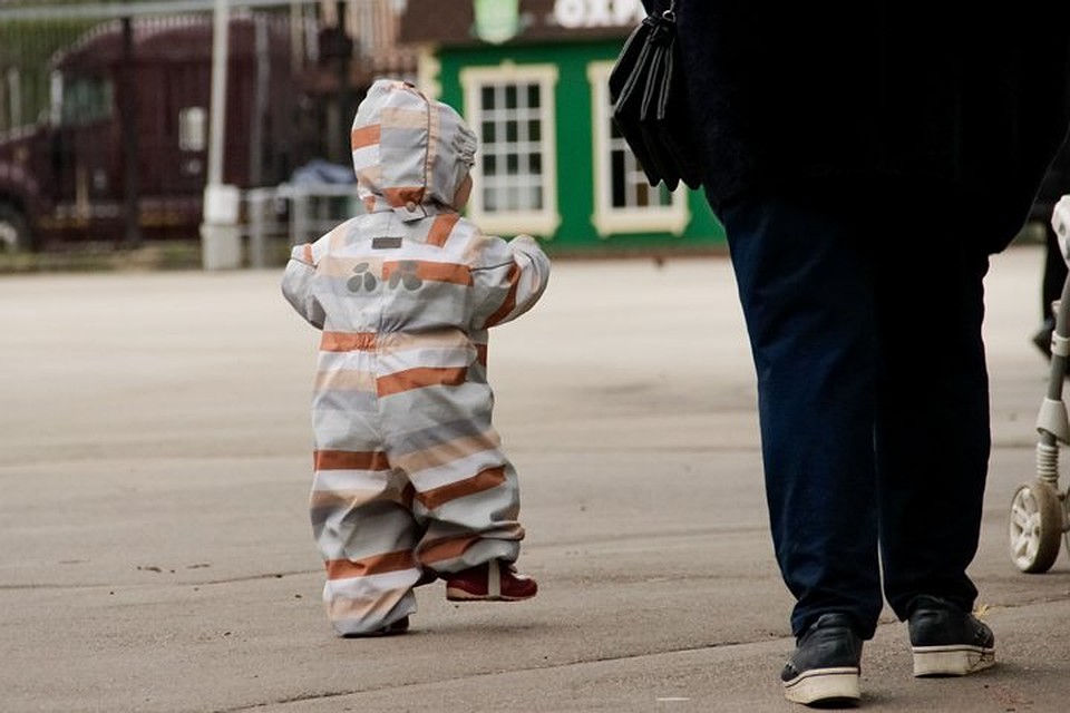 В узбекистане семьям с детьми будет продлены социальные выплаты.