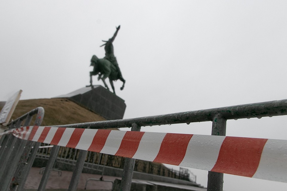 Памятник Салавату Юлаеву огородили от посетителей