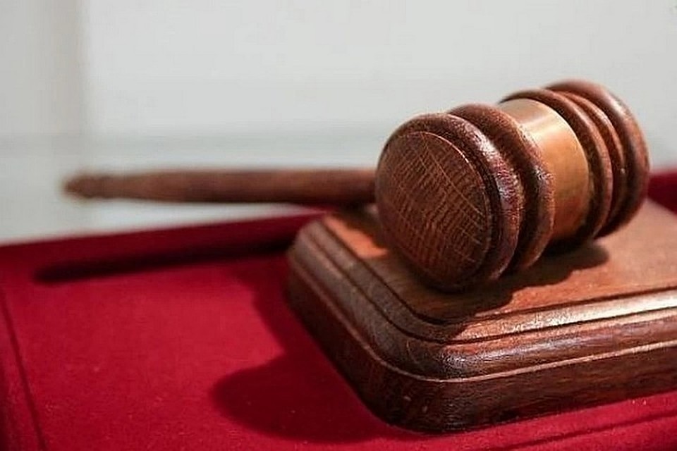 Сотрудников других судов так же обязали провериться на коронавирус