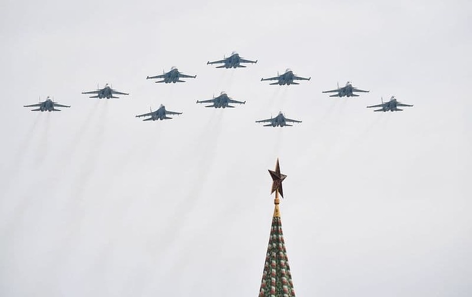 Накануне репетиция воздушного парада прошла в столице. Фото voen-pravo.