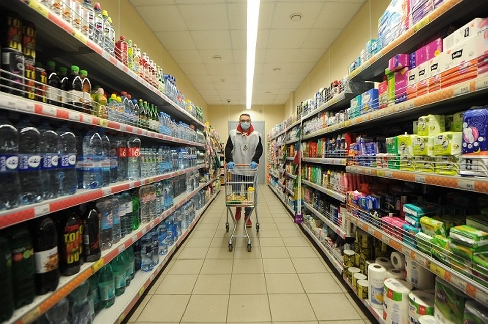 Продовольственных магазинов ограничения не коснулись. Но в них скоро не пустят без маски и перчаток.
