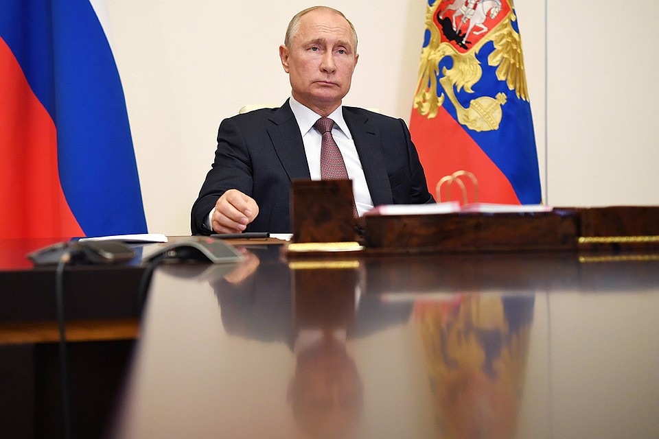 Президент Владимир Путин во время совещания в режиме видеоконференции по открытию в субъектах РФ медицинских центров. Фото: Алексей Никольский/пресс-служба президента РФ/ТАСС