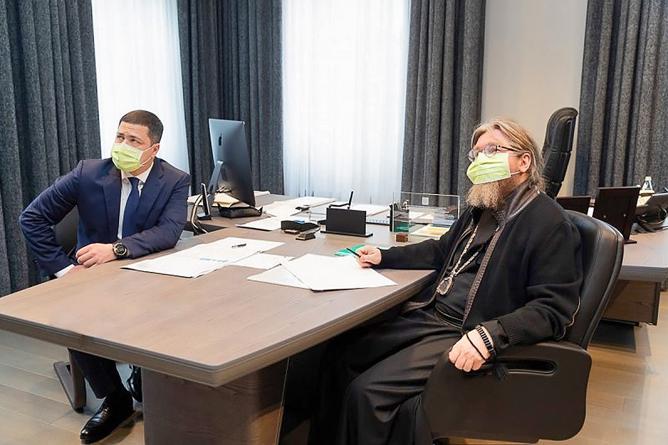 Губернатор Михаил Ведерников и митрополит Псковский и Порховский Тихон провели совещание по реализации проекта создания исторического парка «Россия — моя история» в Пскове.