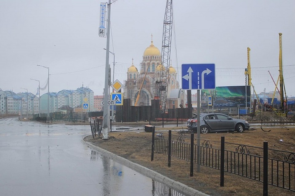 В Салехарде иномарка врезалась в фонарный столб Фото: Госавтоинспекция Ямала