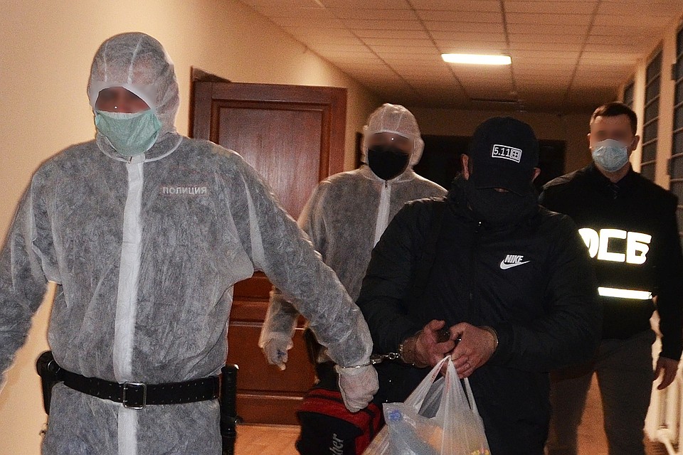 По версии следствия, исполняющий обязанности начальника следственного управления УМВД России по Брянской области получил деньги от подчиненного за закрытие уголовного дела.