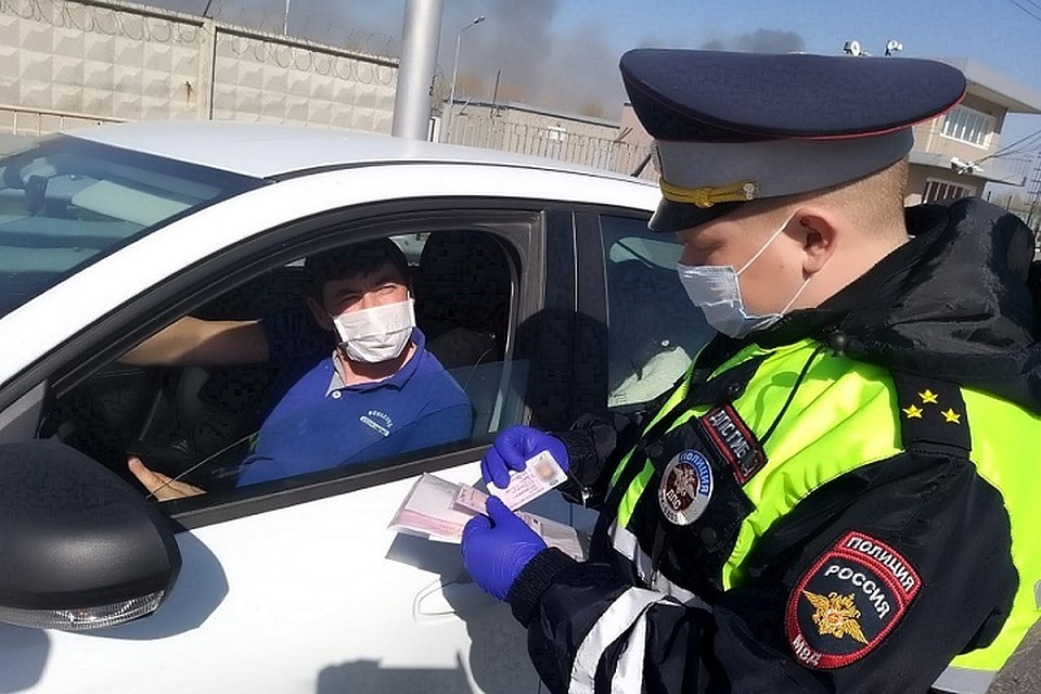Наличие маски обязательно в магазинах, аптеках, общественном транспорте.