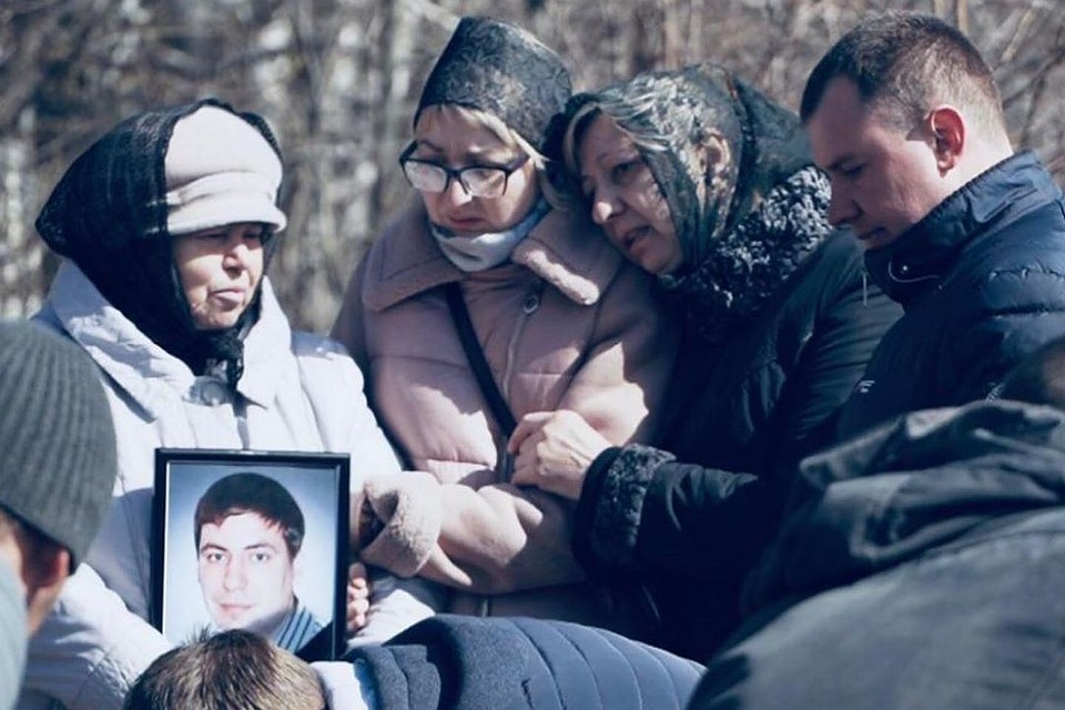 Жена (вторая слева) и дочь Максима Ухова после его смерти попали в тяжелую финансовую ситуацию. Фото: www.instagram.com/xenia_sobchak