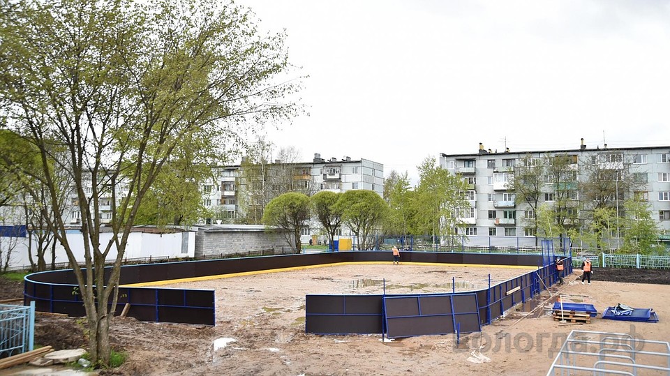 Строительство корта у школы №25 в Вологде в мкр Лукьяново