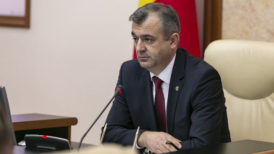 Премьер обратился с призывом соблюдать меры безопасности