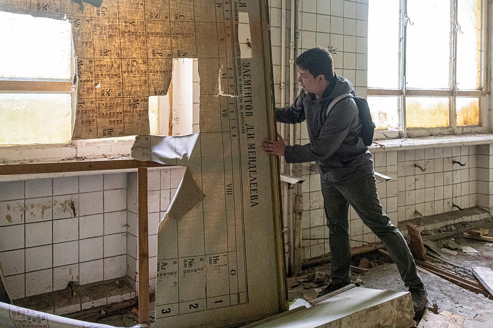 Эх, хорошо, что Дмитрий Иванович не видит этого безобразия