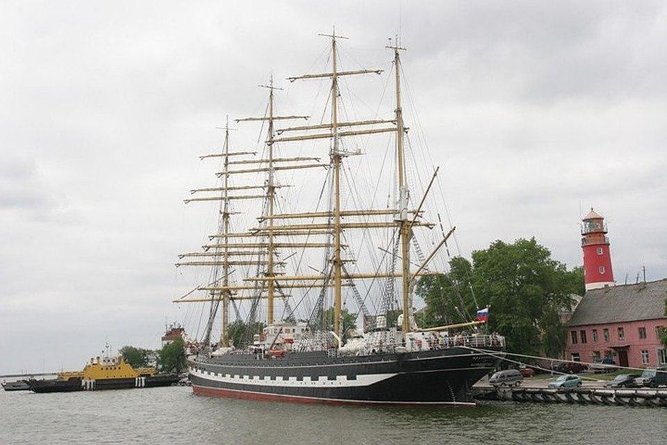 За полгода «Крузенштерн» прошел без малого 24 тысячи морских миль, а это больше длины экватора нашей планеты.