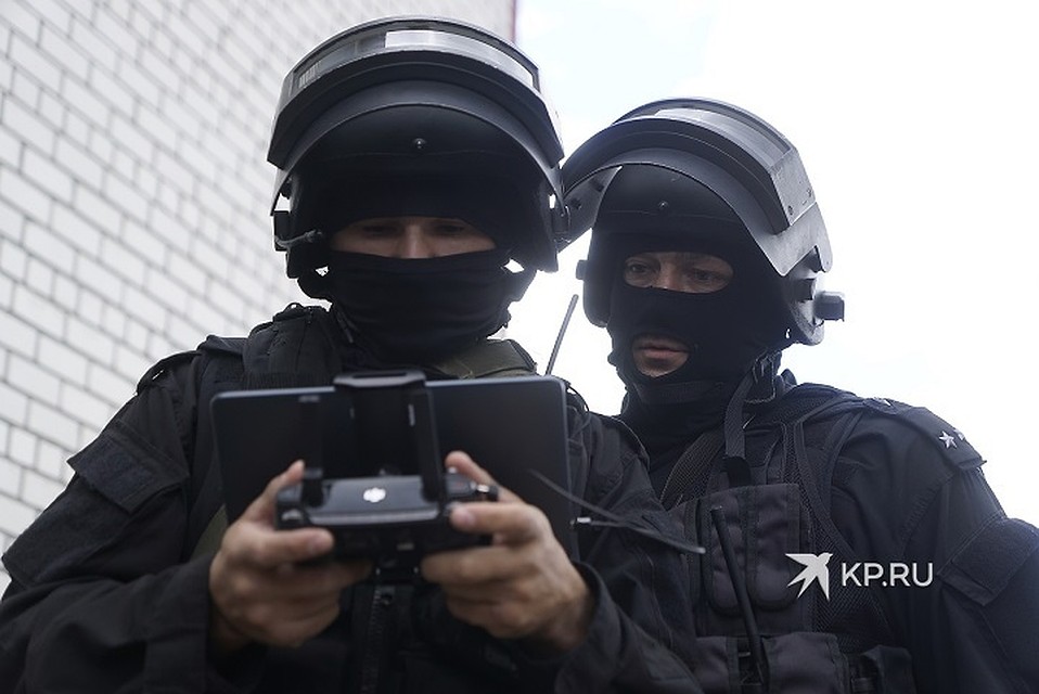 Выводы о правомерности действий всех участников данной ситуации можно будет делать только по итогам тщательного выяснения всех обстоятельств случившегося, чем в настоящее время и занимаются сотрудники СКР по Свердловской области
