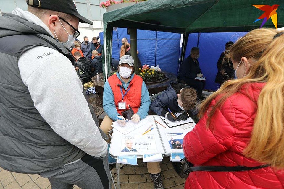 В Беларуси идет сбор подписей за претендентов в кандидаты на пост президента.