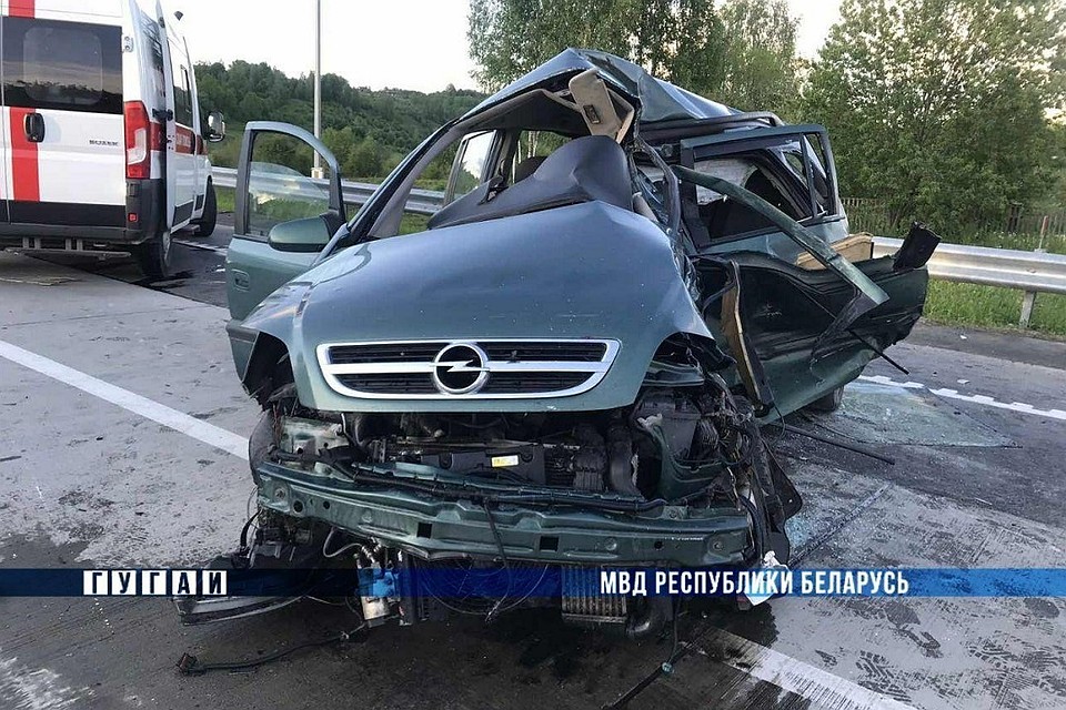 Водитель и пассажир "Опеля" погибли в ДТП. Фото: МВД.