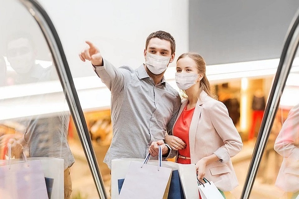В тех же торговых комплексах на одного покупателя должно приходится не менее 4 квадратных метров свободного пространства.Фото: Shutterstock