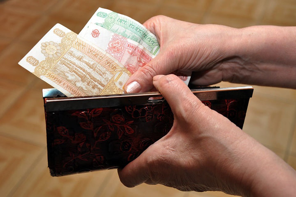 Наш лей пока держится.