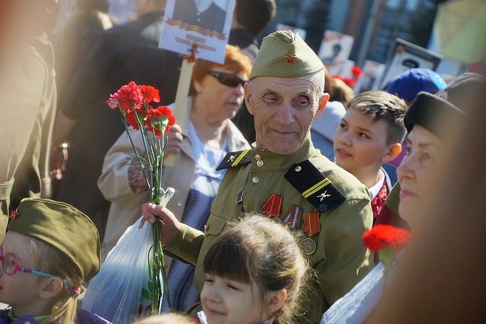 Ветераны будут смотреть Парад Победы в Екатеринбурге по видеосвязи