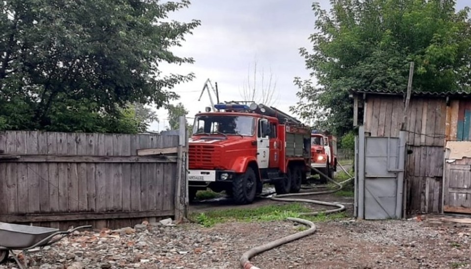 Площадь возгорания составила около 80 кв.м.